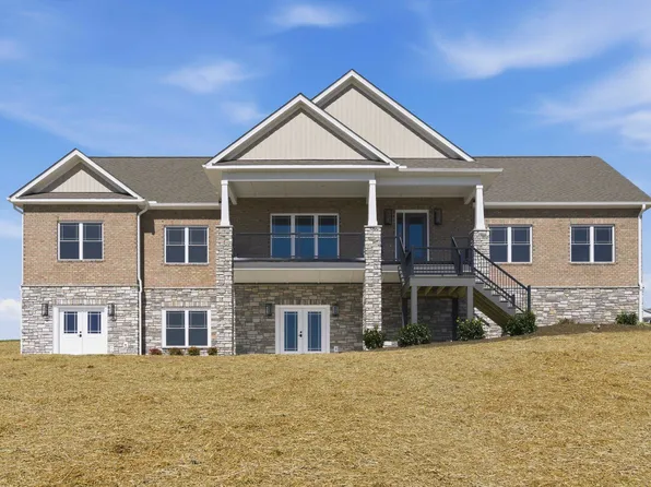 2130 Peakland Way, Christiansburg, VA 24073