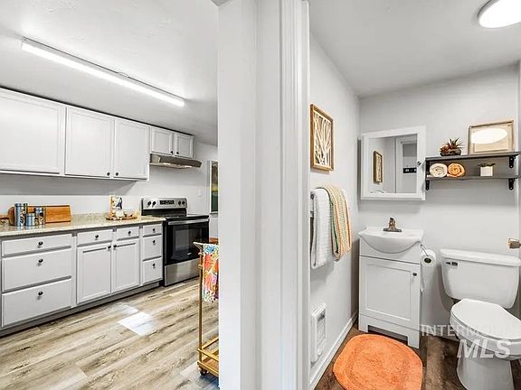 4th image of 1405 Louisa Ave