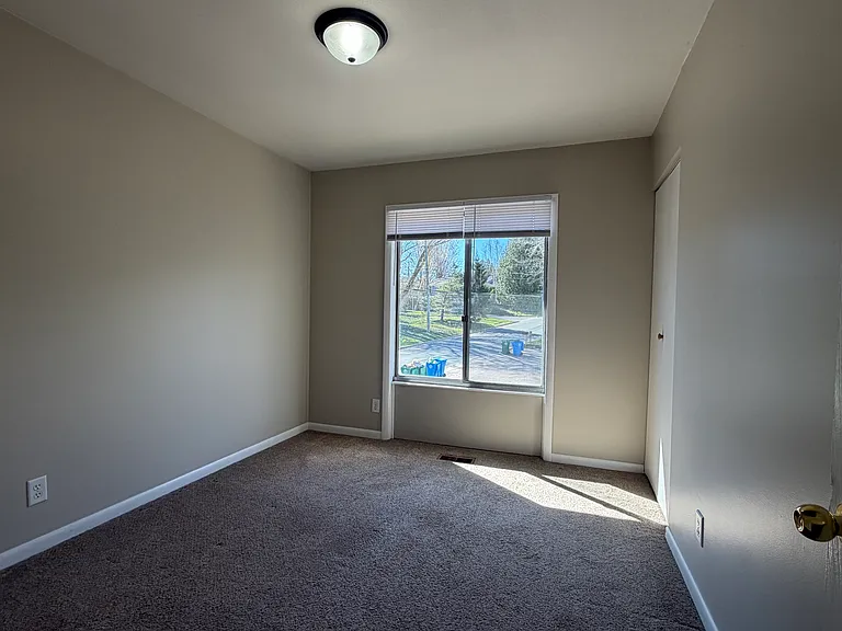 752 Anderson St — Photo 9