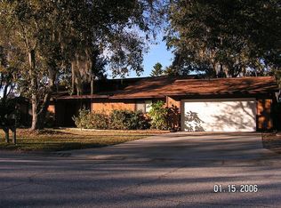 8110 Lake Dr, Palmetto, FL 34221