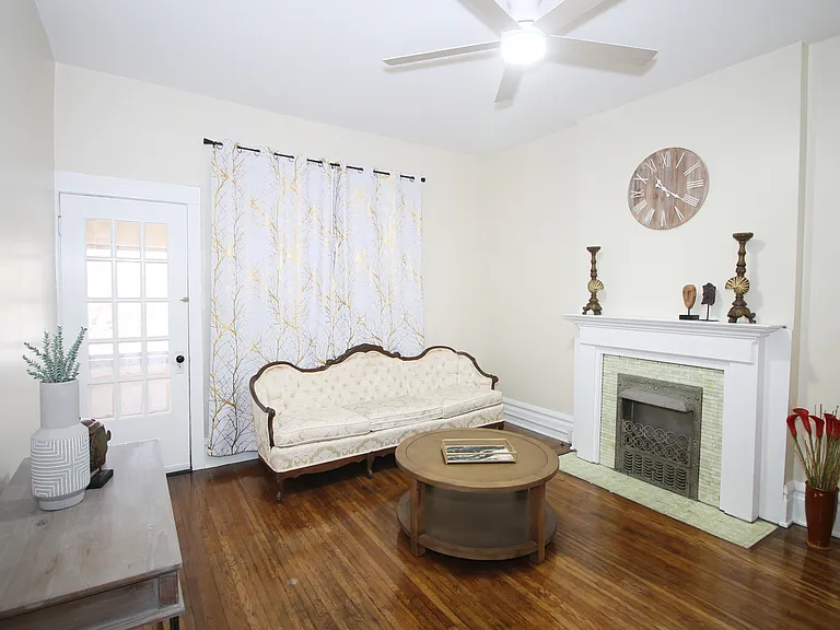 1372 Neil Ave #A — Photo 3