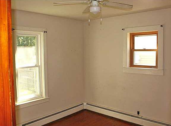 4th image of 305 E Walnut St