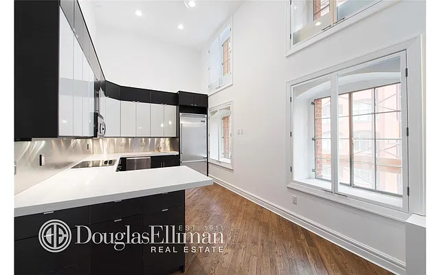 Rented by Douglas Elliman | media 22