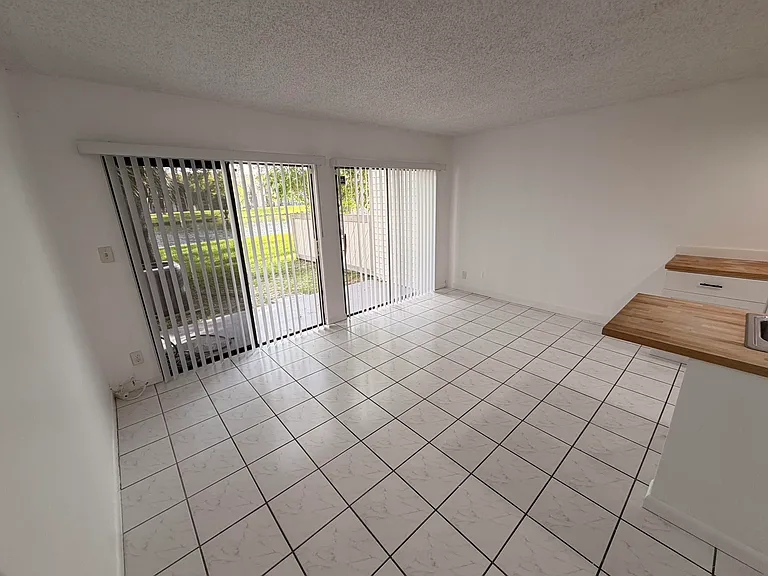 9825 NW 37th St #5F — Photo 5