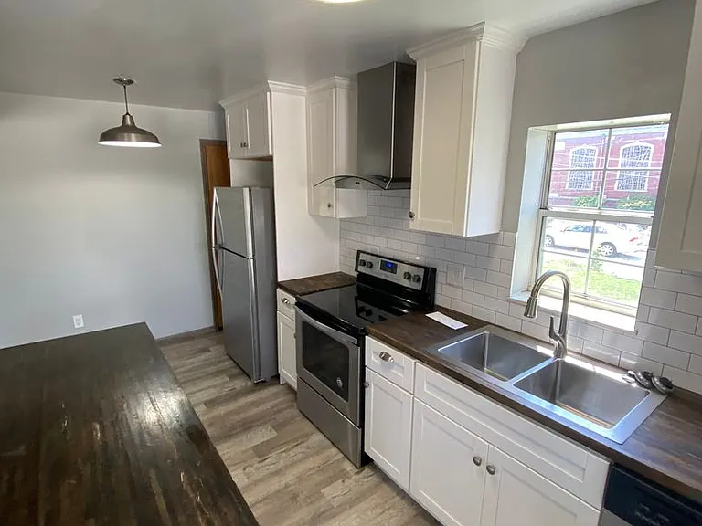 2163 Indianola Ave — Photo 34