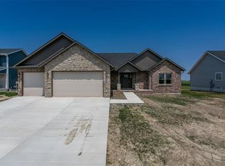 529 Cimarron Rd, Hamel, IL 62046