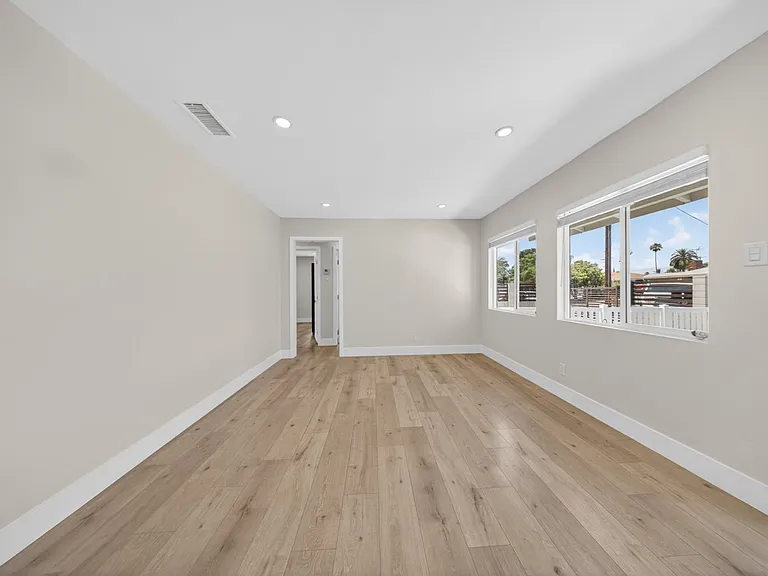11840 Arminta St — Photo 13