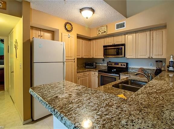 3rd image of 1250 Wildwood Lakes Blvd APT 202