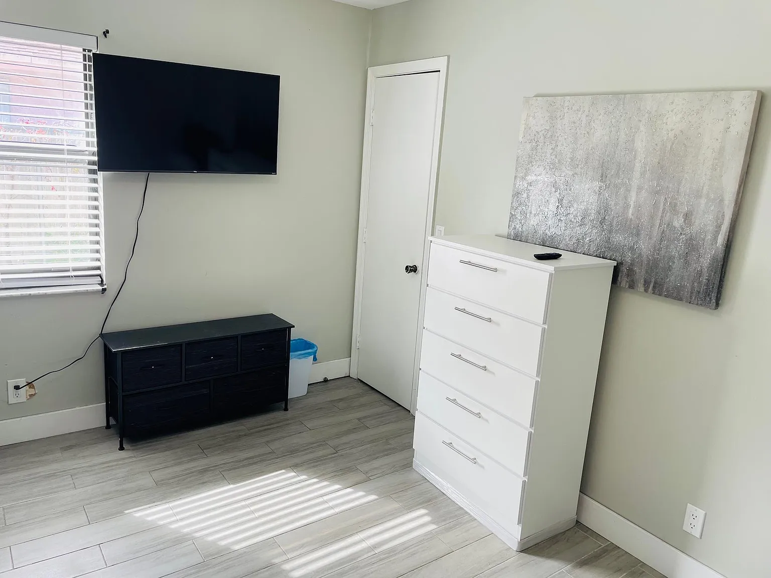 4 bed, 3.0 bath, 5000 sqft, $1,183 — Photo 3