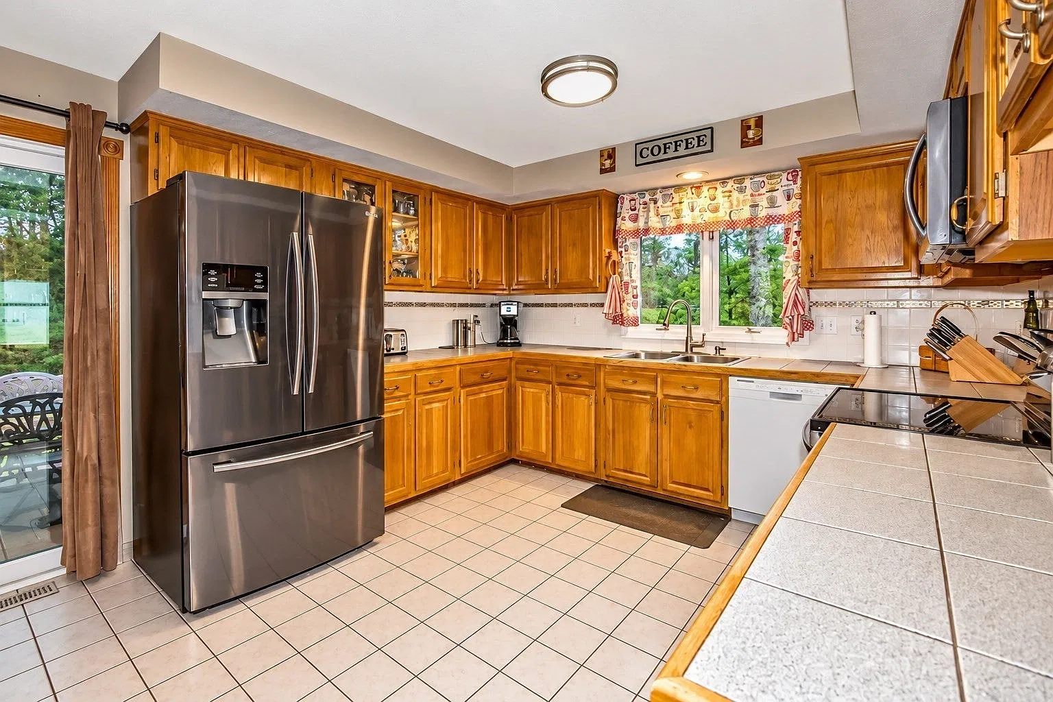 3 bed, 2.5 bath, 1810 sqft, $2,900 — Photo 2