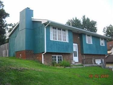 2nd image of 5045 Lindentree Rd NE
