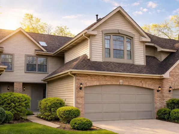 205 Benton Ln, Bloomingdale, IL 60108