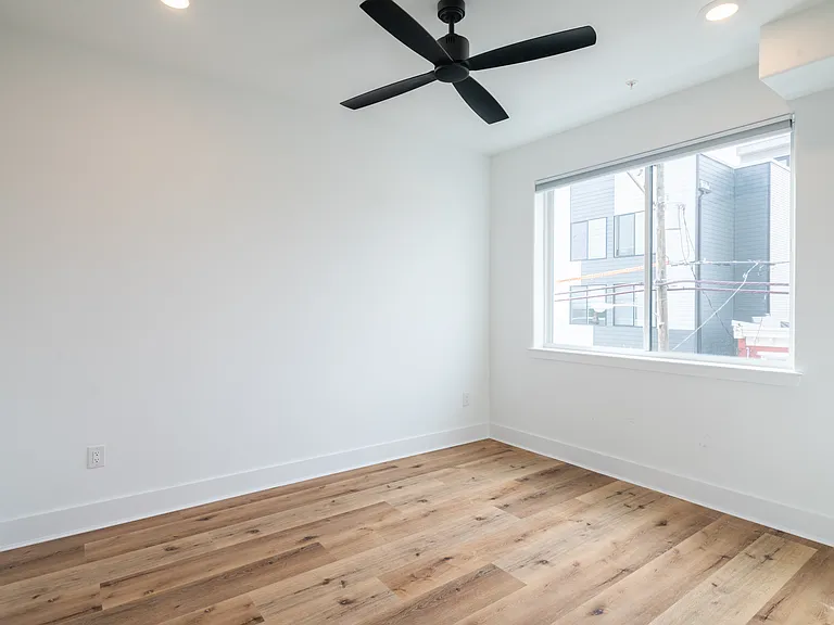 2621 W Oxford St #304 — Photo 16