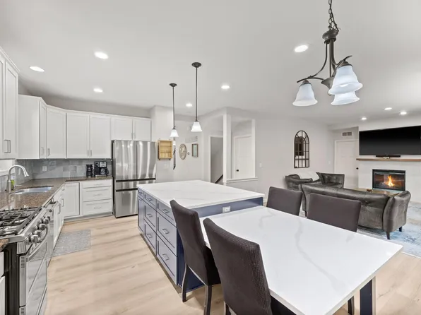 4515 Yellowstone Ln N, Plymouth, MN 55446