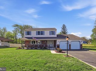 1304 Sturbridge Dr, Warminster, PA 18974