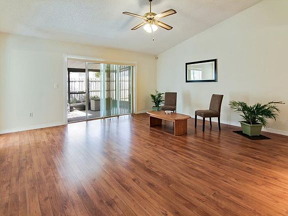 4th image of 3668 Montclair Dr