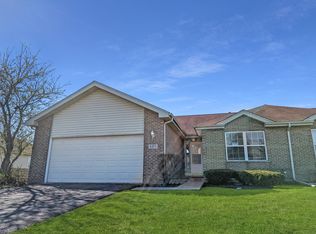 6373 Patricia Dr, Matteson, IL 60443