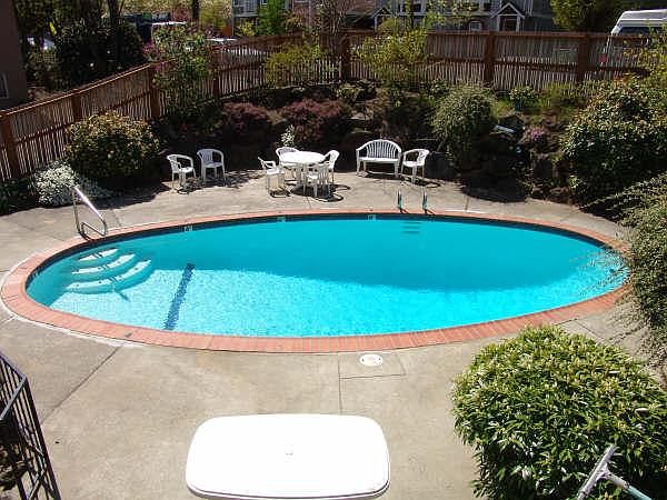 2nd image of 12330 Roosevelt Way NE APT 3