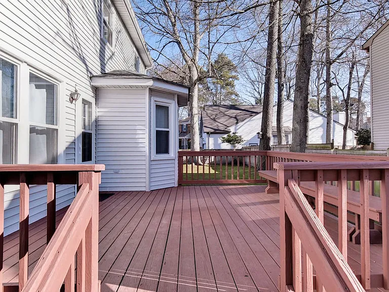 802 Marquette Ct — Photo 31