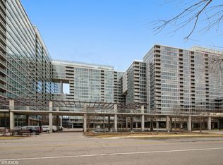 9725 Woods Dr UNIT 707, Skokie, IL 60077