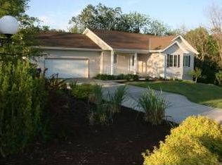9805 Glen Oval Rd, Plattsmouth, NE 68048
