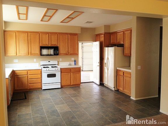2nd image of 36661 Lynwood Ave