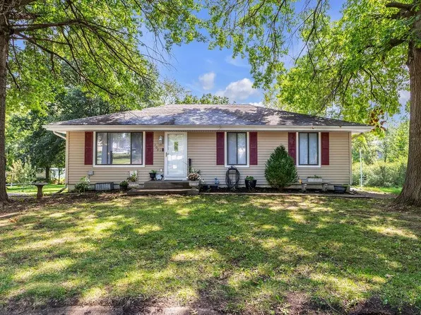300 W Carla St, Savannah, MO 64485