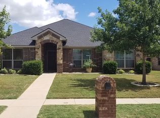 110 Cambridge St, Waxahachie, TX 75165