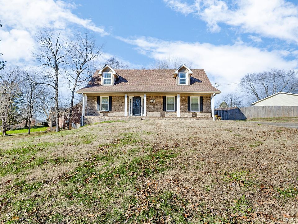 1st image of 417 Crabtree Cir