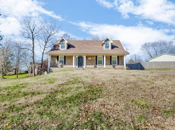 417 Crabtree Cir, Clarksville, TN 37040