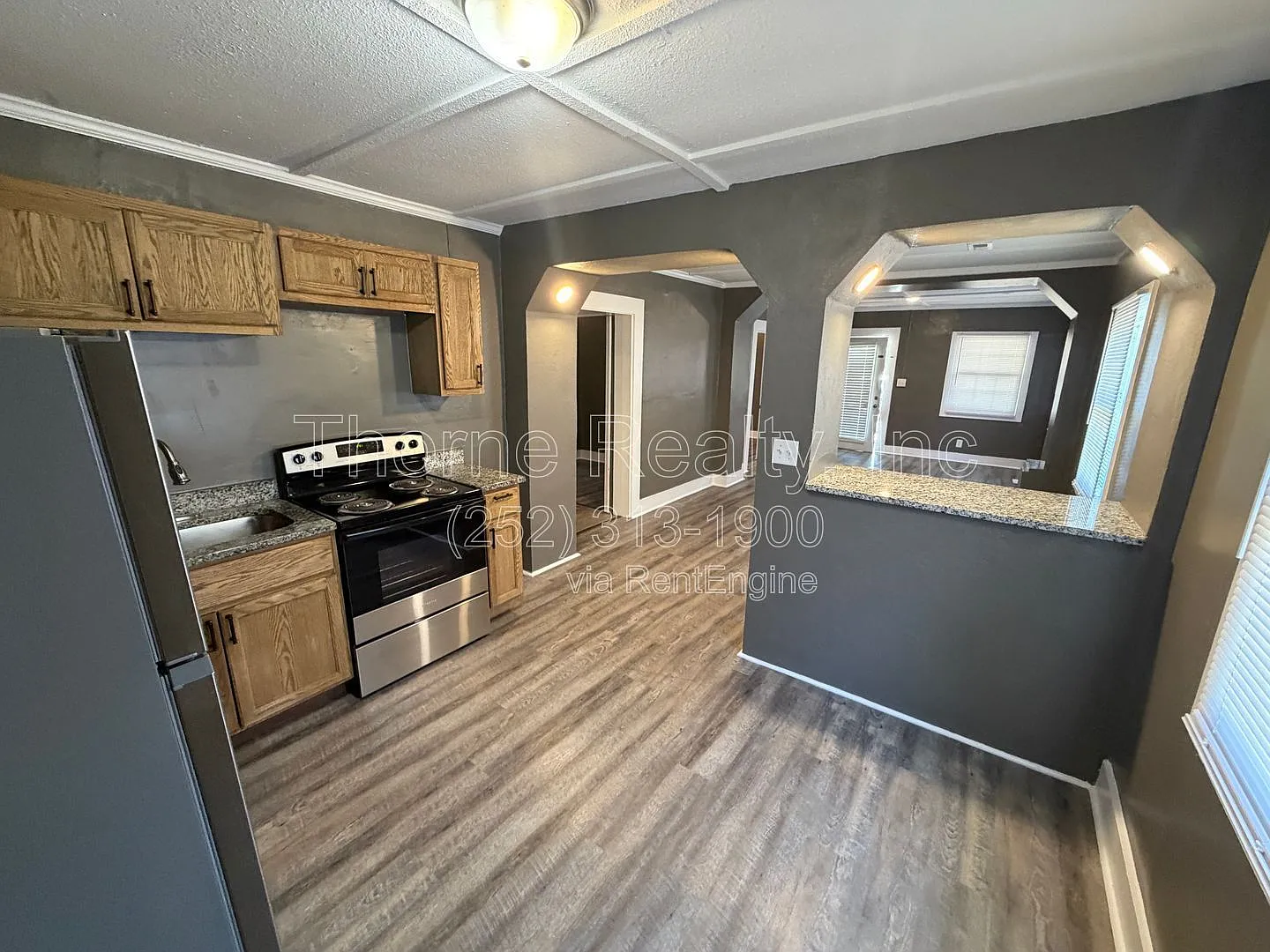 3 bed, 2.0 bath, 1005 sqft, $1,050 — Photo 2