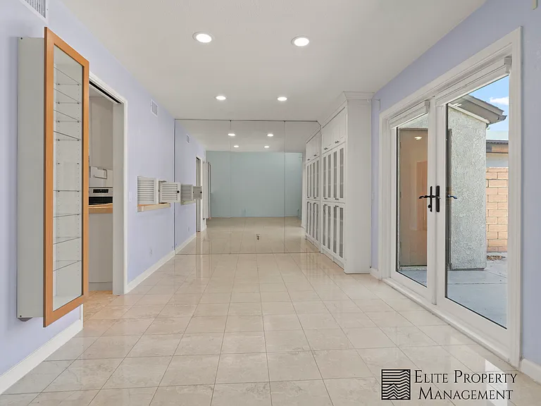 1409 Athena — Photo 18