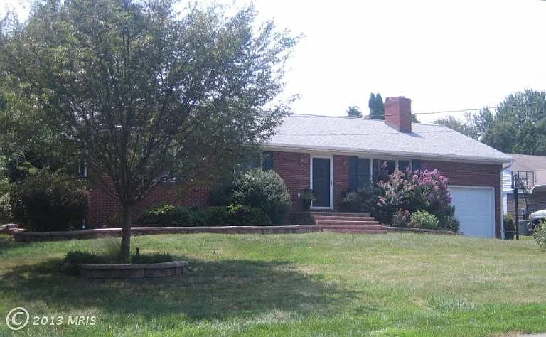 520 E G St photo 1