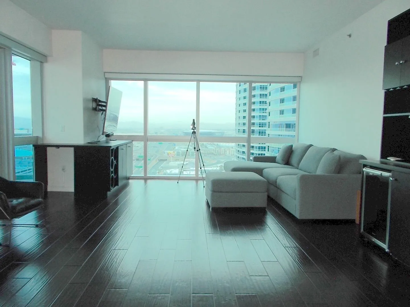 Experience elevated high-rise living at The Martin. — Photo 4