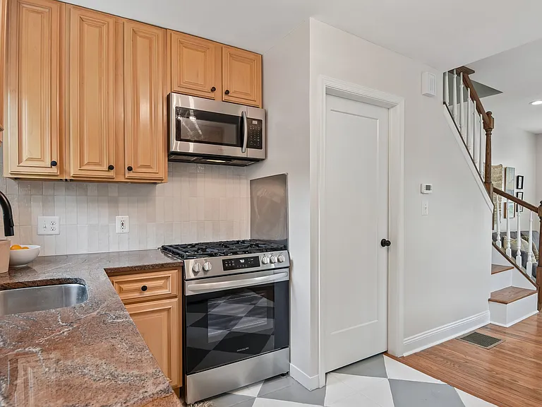 612 Harding Pl — Photo 10