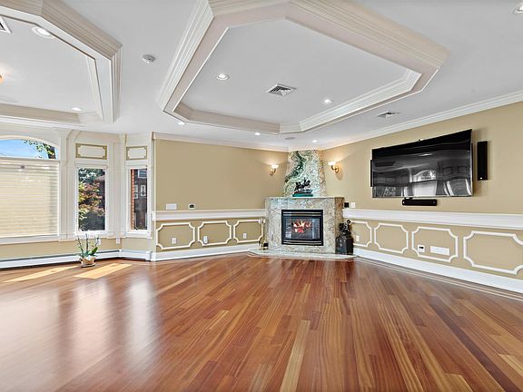 3rd image of 37 Lincoln Ave #A