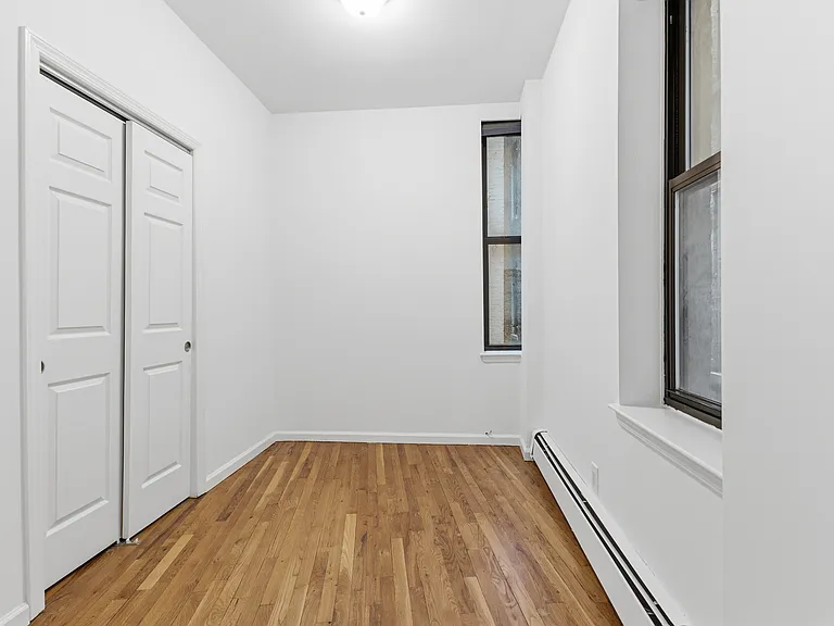 135 W 24th St #3D — Photo 4