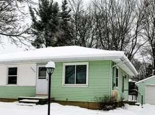 4252 Lester Dr NE, Grand Rapids, MI 49525