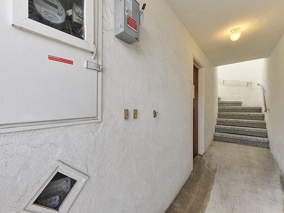 4th image of 418 Florence St