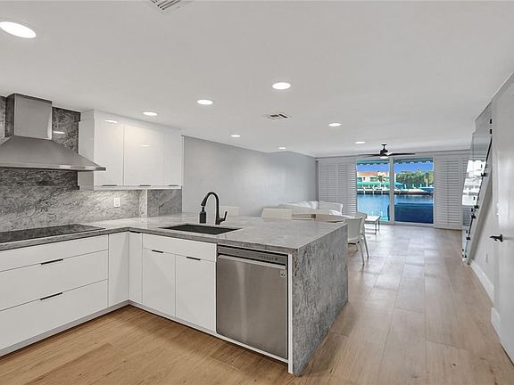 2nd image of 876 Jeffery Street