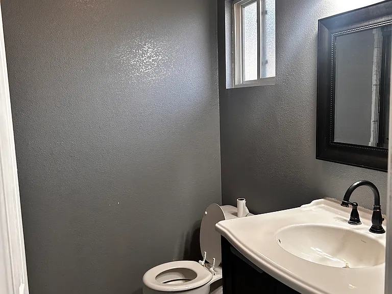 861 Calle Camelia — Photo 8