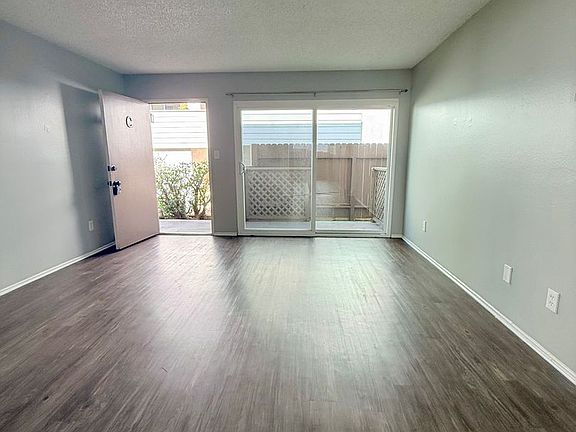 4th image of 20454 Osage Ave #C