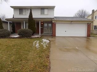 34672 Richard O Dr, Sterling Heights, MI 48310