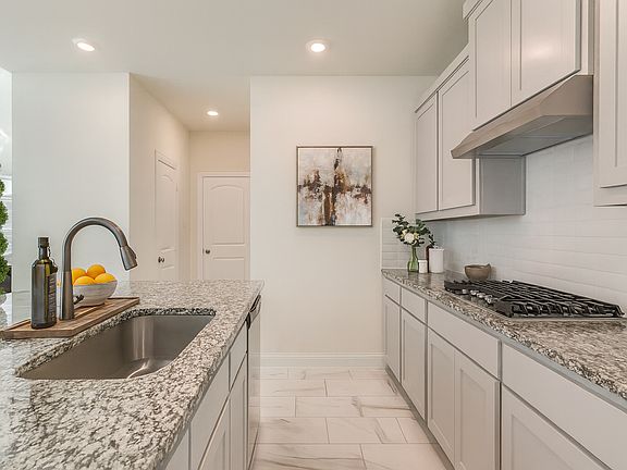 5th image of 337 Gleneagles Dr
