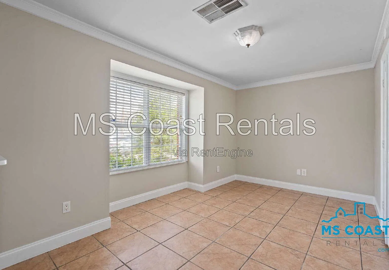 3 bed, 1.5 bath, 1327 sqft, $1,399 — Photo 4