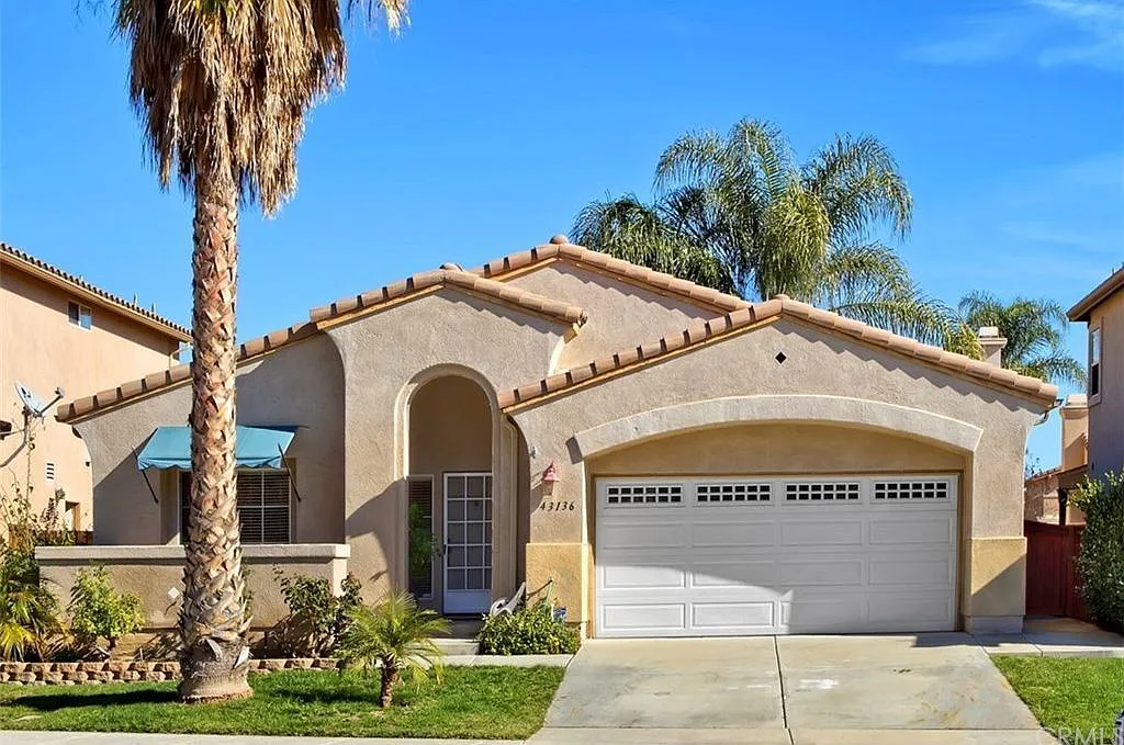 Single Story 3 Bedroom in Paseo Del Sol — Photo 1