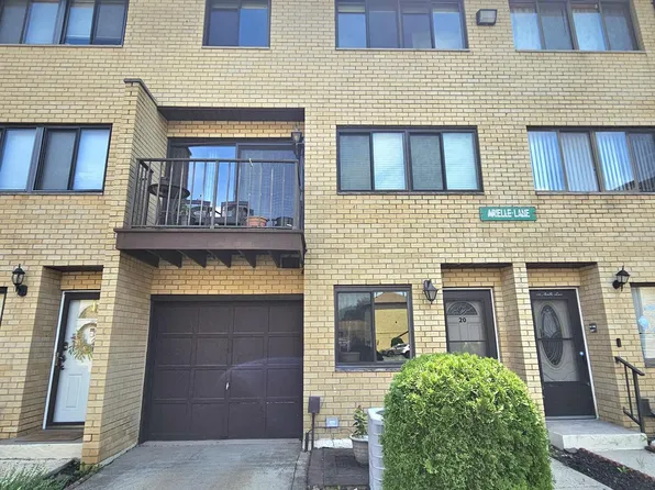 20 Arielle Ln, Staten Island, NY 10314