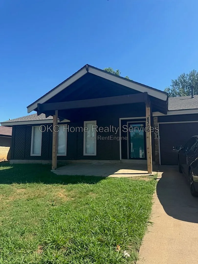 3 bed, 2.0 bath, 1746 sqft, $1,645 — Photo 1