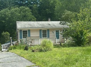 56 Driscolls Ln, Whitinsville, MA 01588