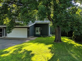7682 Silver Lake Rd, Saint Paul, MN 55112
